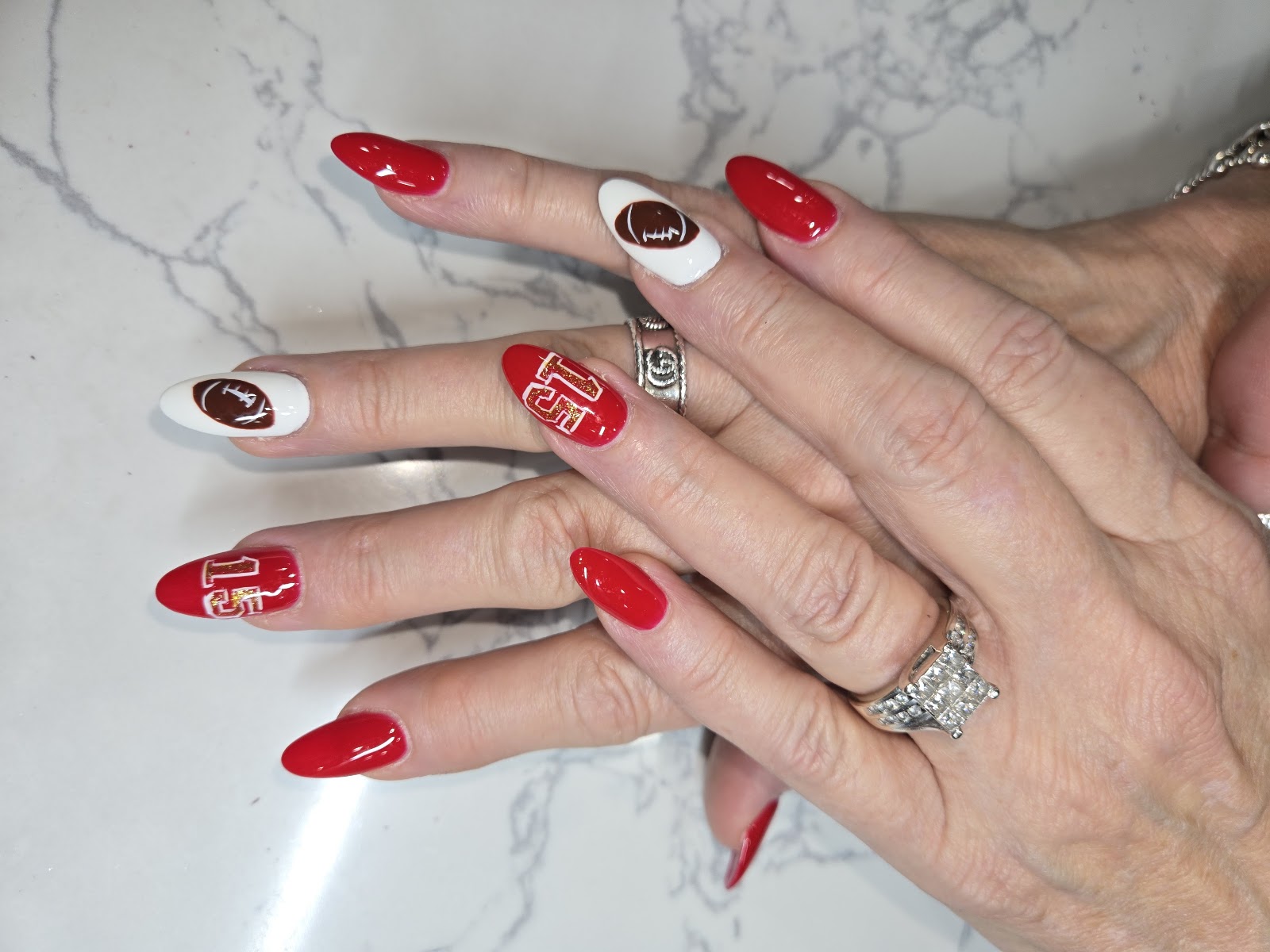 Fingertip Nail Salon logo